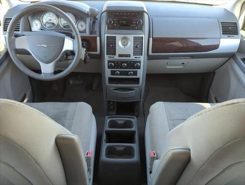 2010 Chrysler Town & Country Touring