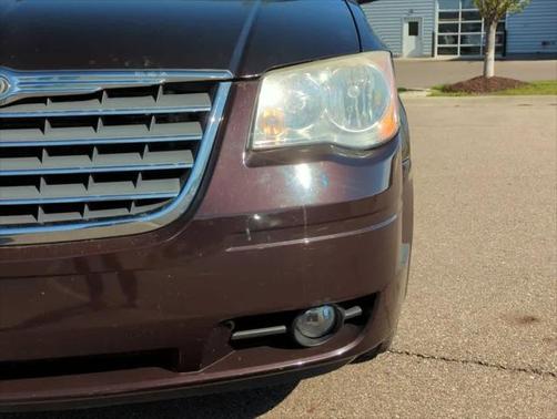 2010 Chrysler Town & Country Touring