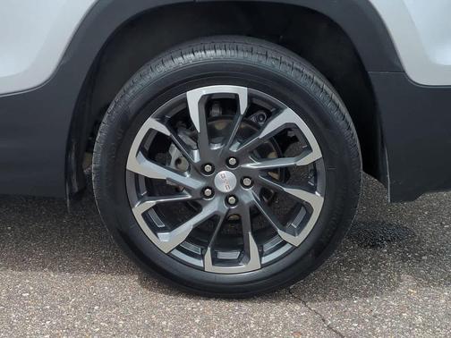 Quicksilver Metallic 2022 GMC Terrain SLT