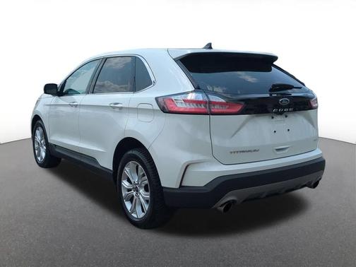 Star White Metallic Tri-Coat 2022 Ford Edge Titanium