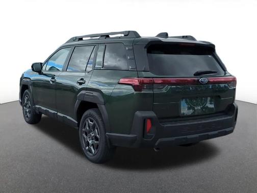 Deep Emerald Green Pearl 2026 Subaru Outback Premium