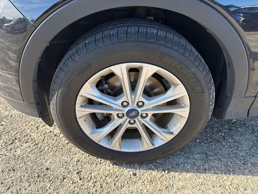 Agate Black Metallic 2019 Ford Escape SE