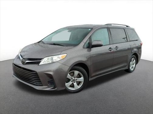 2019 Toyota Sienna LE