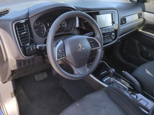 2018 Mitsubishi Outlander ES