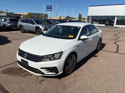 2018 Volkswagen Passat 2.0T R-Line