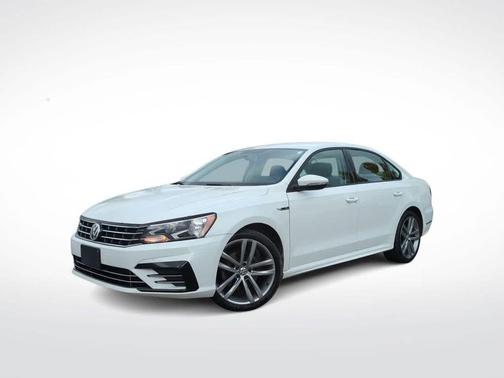 2018 Volkswagen Passat 2.0T R-Line