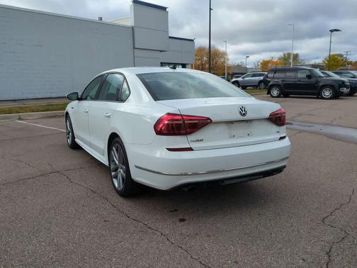 2018 Volkswagen Passat 2.0T R-Line