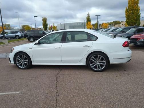 2018 Volkswagen Passat 2.0T R-Line