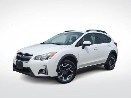 Crystal White Pearl 2017 Subaru Crosstrek 2.0i Premium