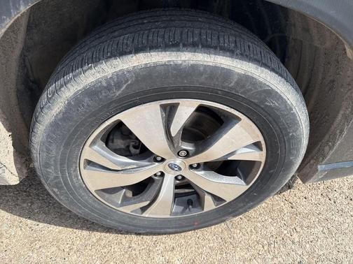 Magnetite Gray Metallic 2023 Subaru Ascent Premium 7-Passenger