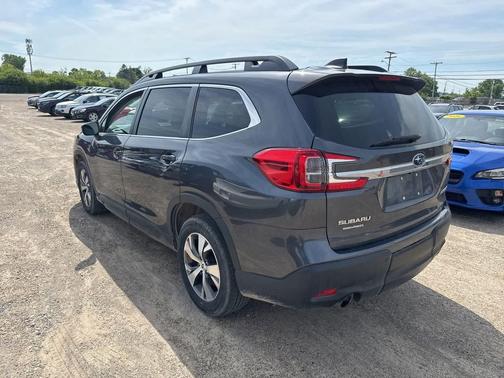 Magnetite Gray Metallic 2023 Subaru Ascent Premium 7-Passenger