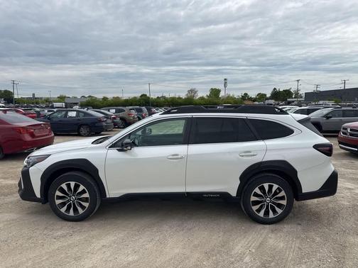 Crystal White Pearl 2024 Subaru Outback Limited