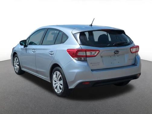 Ice Silver Metallic 2018 Subaru Impreza 2.0i