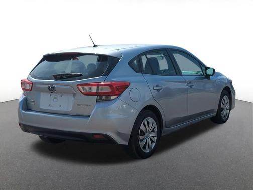 Ice Silver Metallic 2018 Subaru Impreza 2.0i