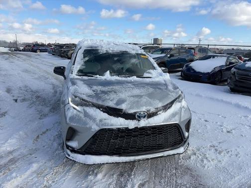 2025 Toyota Sienna XSE 7 Passenger