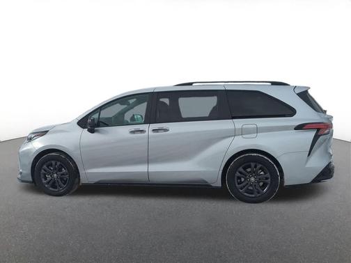 2025 Toyota Sienna XSE 7 Passenger