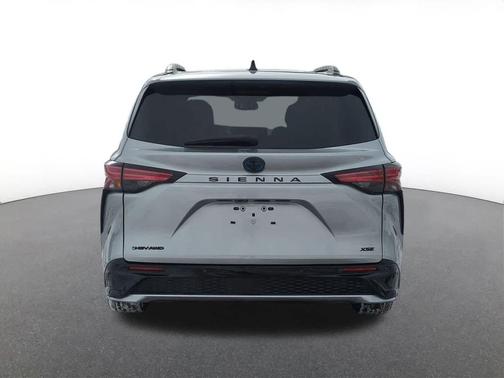 2025 Toyota Sienna XSE 7 Passenger