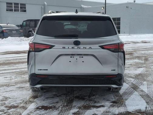 2025 Toyota Sienna XSE 7 Passenger