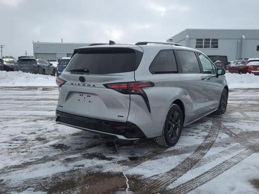 2025 Toyota Sienna XSE 7 Passenger