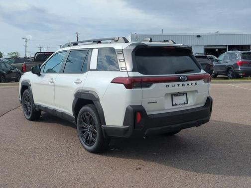 Crystal White Pearl 2026 Subaru Outback Limited XT