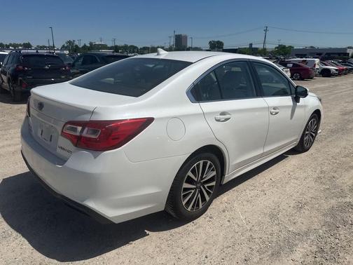 Crystal White Pearl 2018 Subaru Legacy Premium