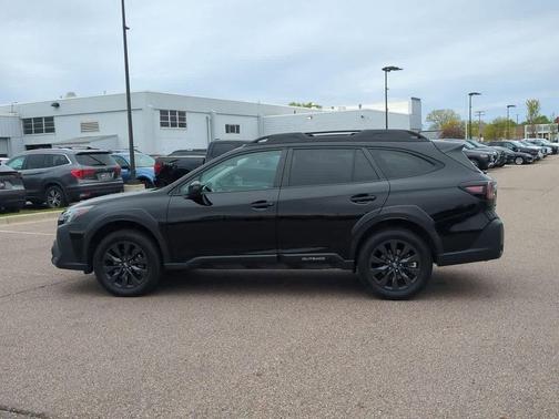 Crystal Black Silica 2024 Subaru Outback Onyx Edition