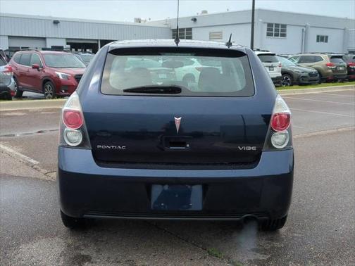 2010 Pontiac Vibe Base