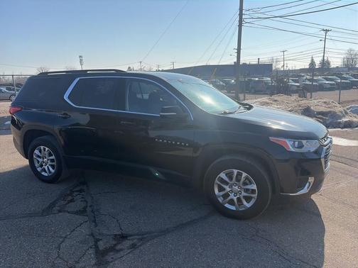 2021 Chevrolet Traverse LT Cloth