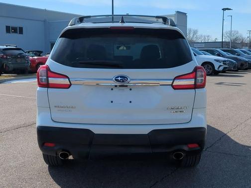 2022 Subaru Ascent Limited 8-Passenger