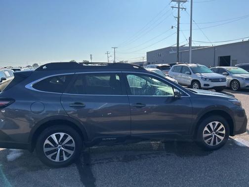 2022 Subaru Outback Premium