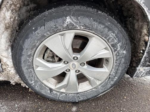 2023 Subaru Ascent Base 8-Passenger