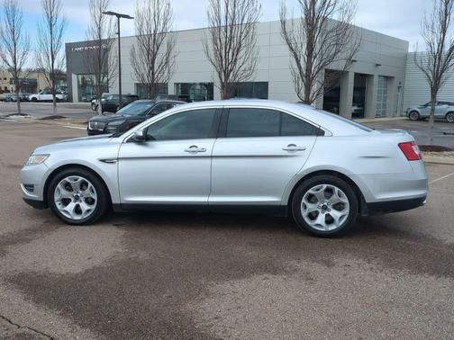 2010 Ford Taurus SEL