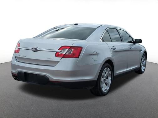 2010 Ford Taurus SEL