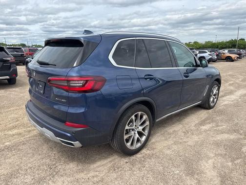 Phytonic Blue Metallic 2022 BMW X5 xDrive40i