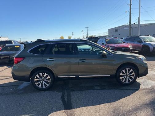 2019 Subaru Outback 2.5i Touring