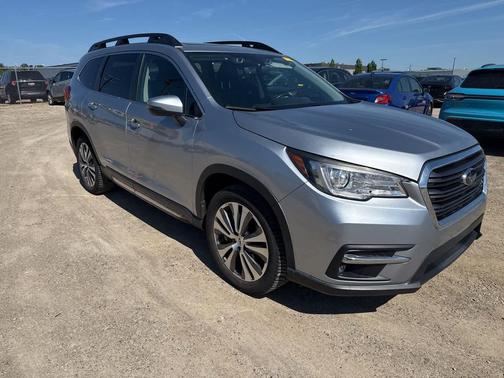 Ice Silver Metallic 2019 Subaru Ascent Limited 8-Passenger