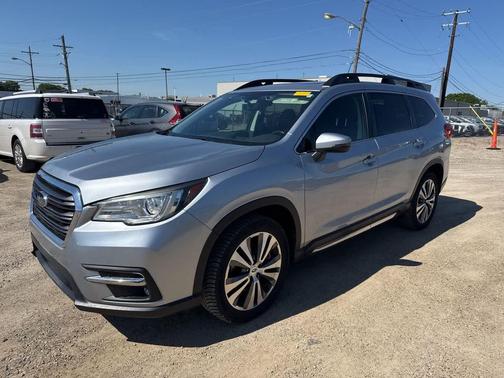 Ice Silver Metallic 2019 Subaru Ascent Limited 8-Passenger
