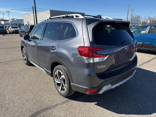 Magnetite Gray Metallic 2024 Subaru Forester Touring