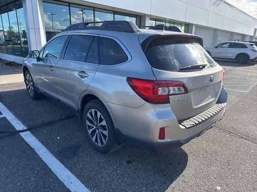 Tungsten Metallic 2017 Subaru Outback 3.6R Limited
