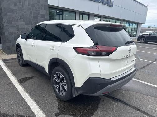 Pearl White Tricoat 2021 Nissan Rogue SV