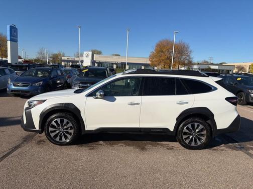 2025 Subaru Outback Touring XT