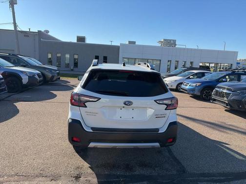 2025 Subaru Outback Touring XT