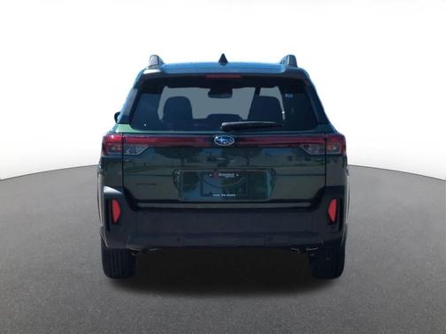 Deep Emerald Green Pearl 2026 Subaru Outback Touring XT