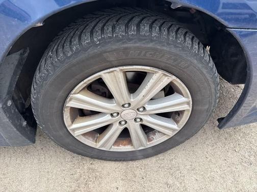 Azurite Blue Pearl 2010 Subaru Legacy Premium