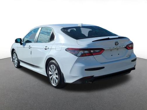 2024 Toyota Camry Hybrid LE