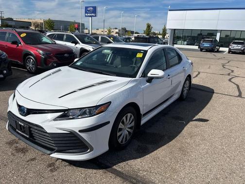 2024 Toyota Camry Hybrid LE