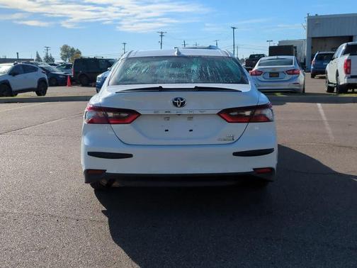 2024 Toyota Camry Hybrid LE