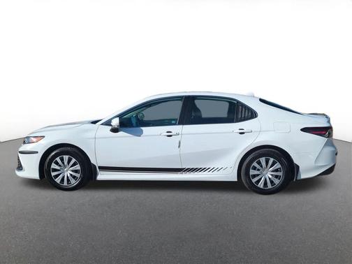 2024 Toyota Camry Hybrid LE
