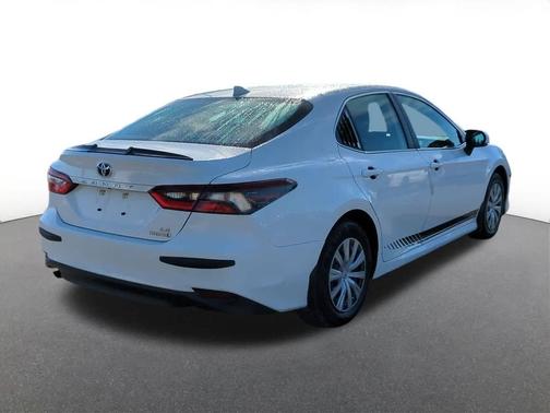 2024 Toyota Camry Hybrid LE