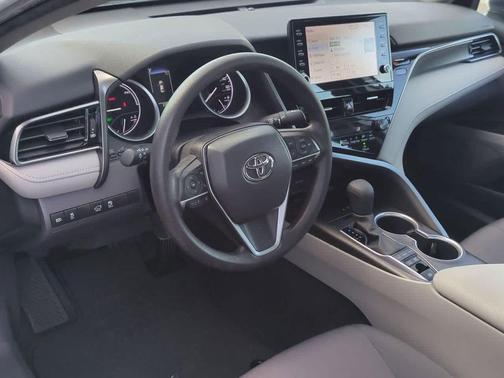 2024 Toyota Camry Hybrid LE